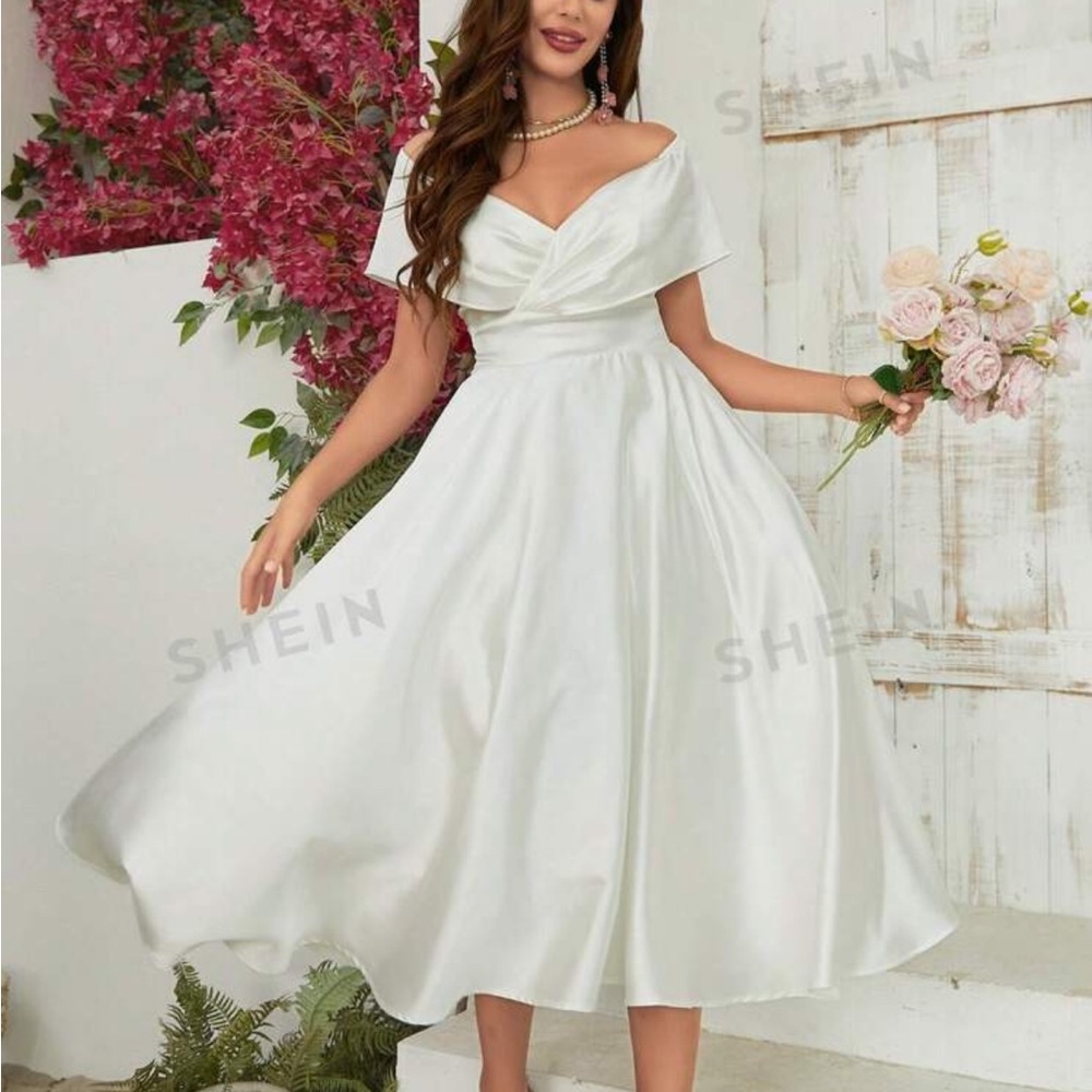 Off-Shoulder Elegant A-line Cocktail Dress With Tulle Lining
White / 8/10(L)